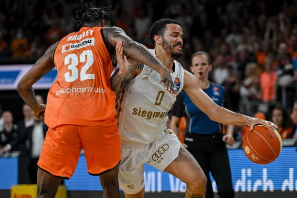 薛飞未能稳 薛飞未能稳