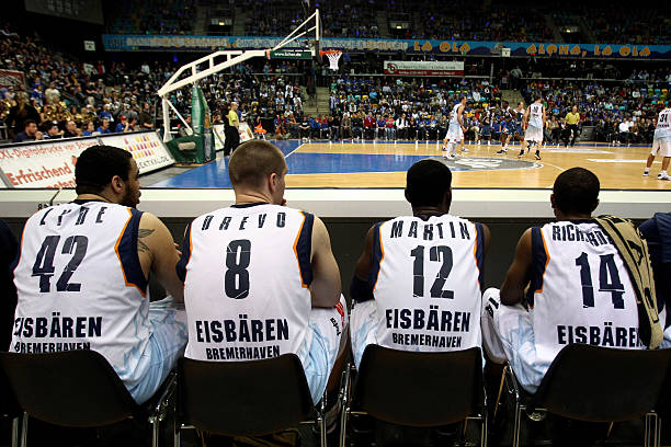 以稳固防守 以稳固防守